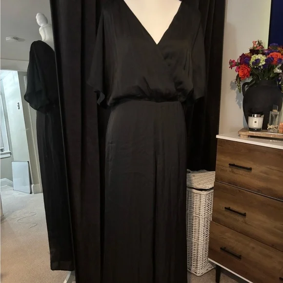 EXPRESS NEW!! Silky Elegant Black Maxi Jumper - Picture 2 of 4